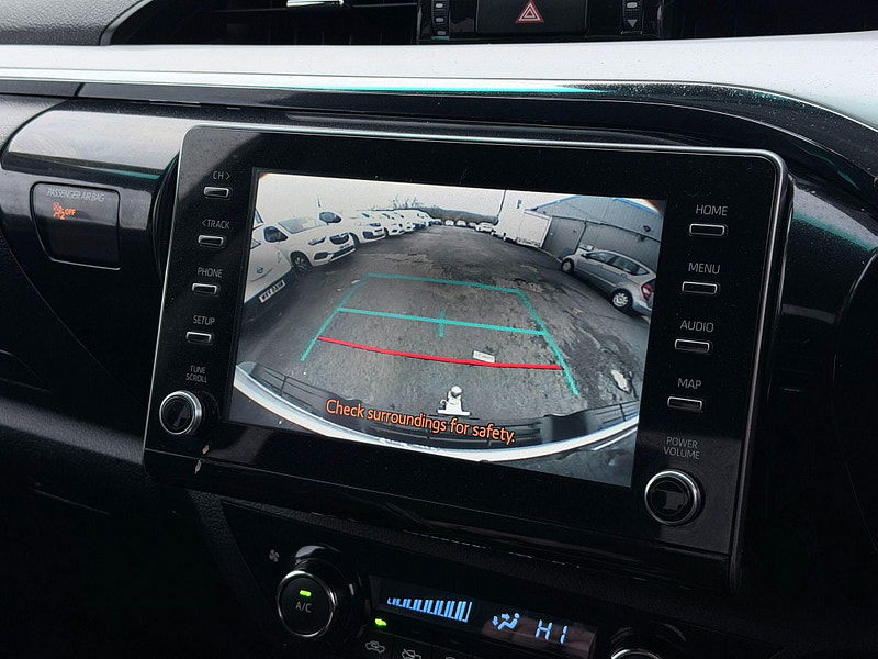 Toyota Hilux 2.8 D-4D Invincible Auto 4WD Euro 6 (s/s) 4dr 4dr Automatic 2026