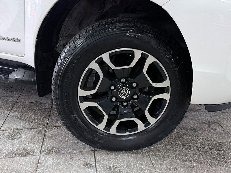 Toyota Hilux 2.8 D-4D Invincible Auto 4WD Euro 6 (s/s) 4dr 4dr Automatic 2026