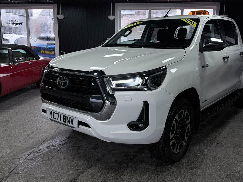 Toyota Hilux 2.8 D-4D Invincible Auto 4WD Euro 6 (s/s) 4dr 4dr Automatic 2026