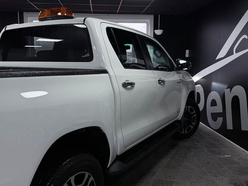 Toyota Hilux 2.8 D-4D Invincible Auto 4WD Euro 6 (s/s) 4dr 4dr Automatic 2026