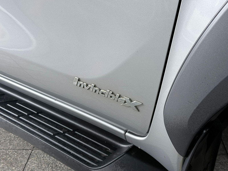Toyota Hilux 2.8 D-4D Invincible X Auto 4WD Euro 6 (s/s) 4dr 4dr Automatic 2026