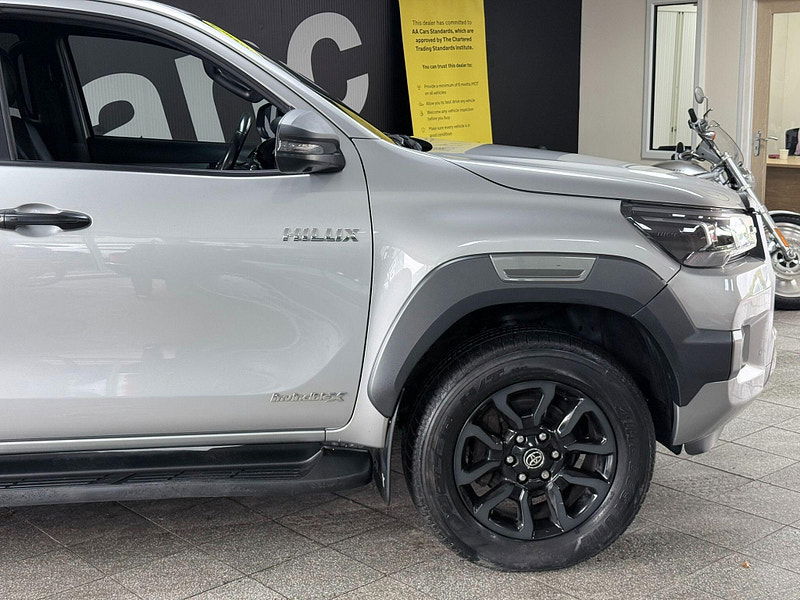Toyota Hilux 2.8 D-4D Invincible X Auto 4WD Euro 6 (s/s) 4dr 4dr Automatic 2026