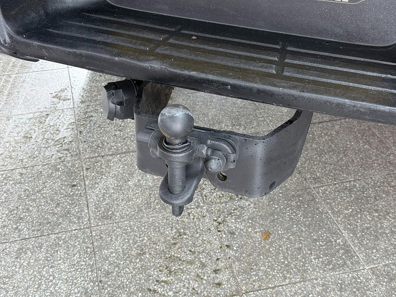 Toyota Hilux 2.8 D-4D Invincible X Auto 4WD Euro 6 (s/s) 4dr 4dr Automatic 2026