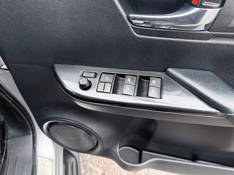 Toyota Hilux 2.8 D-4D Invincible X Auto 4WD Euro 6 (s/s) 4dr 4dr Automatic 2026