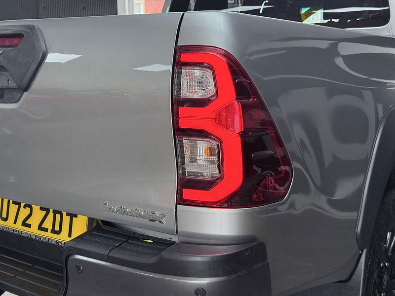 Toyota Hilux 2.8 D-4D Invincible X Auto 4WD Euro 6 (s/s) 4dr 4dr Automatic 2026