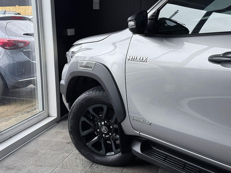 Toyota Hilux 2.8 D-4D Invincible X Auto 4WD Euro 6 (s/s) 4dr 4dr Automatic 2026