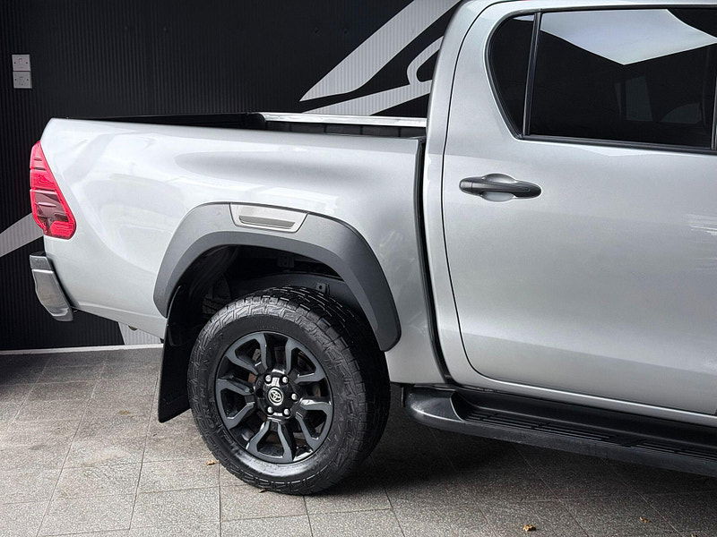 Toyota Hilux 2.8 D-4D Invincible X Auto 4WD Euro 6 (s/s) 4dr 4dr Automatic 2026