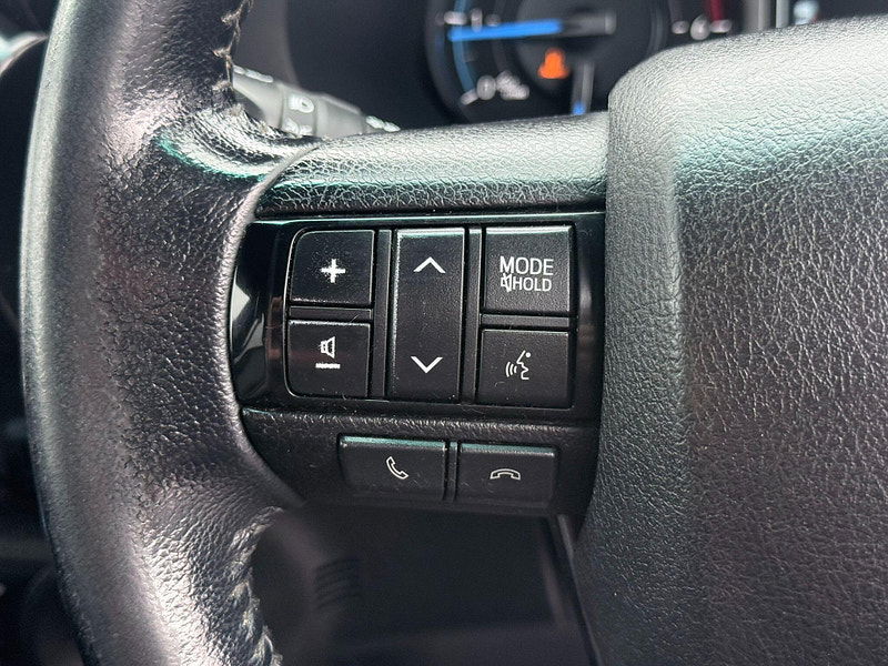 Toyota Hilux 2.8 D-4D Invincible X Auto 4WD Euro 6 (s/s) 4dr 4dr Automatic 2026