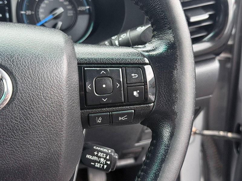 Toyota Hilux 2.8 D-4D Invincible X Auto 4WD Euro 6 (s/s) 4dr 4dr Automatic 2026