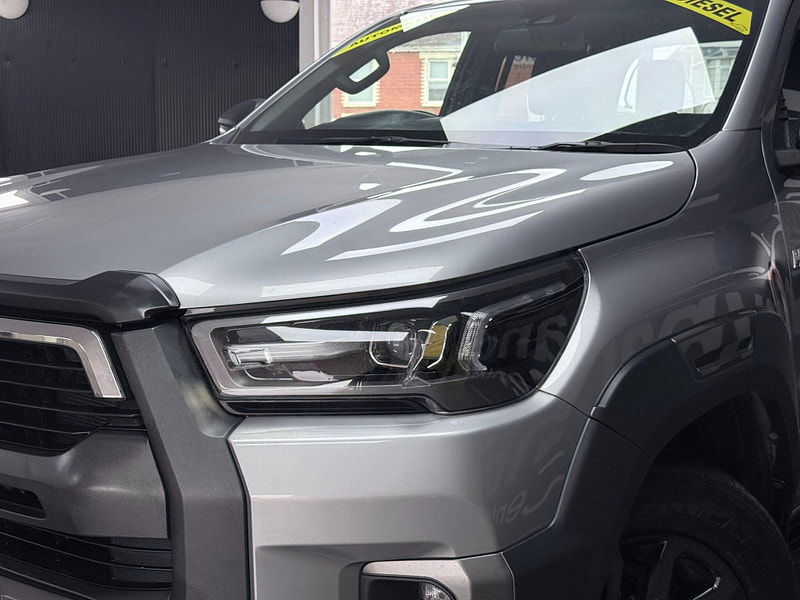 Toyota Hilux 2.8 D-4D Invincible X Auto 4WD Euro 6 (s/s) 4dr 4dr Automatic 2026