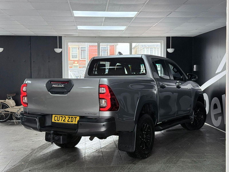 Toyota Hilux 2.8 D-4D Invincible X Auto 4WD Euro 6 (s/s) 4dr 4dr Automatic 2026