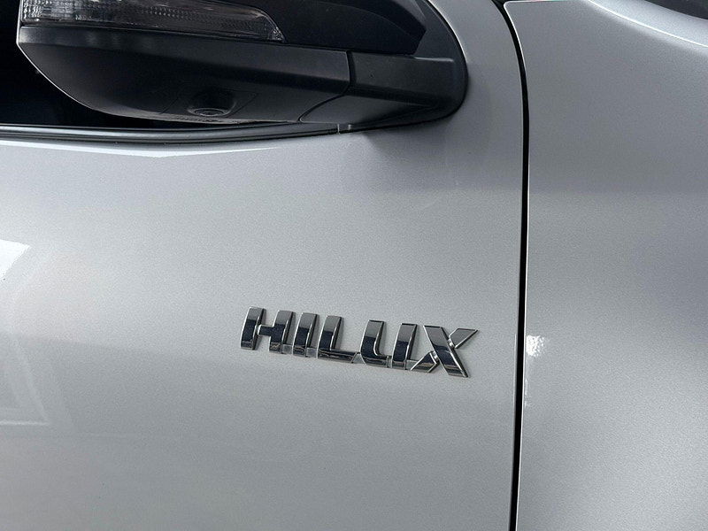 Toyota Hilux 2.8 D-4D Invincible X Auto 4WD Euro 6 (s/s) 4dr 4dr Automatic 2026