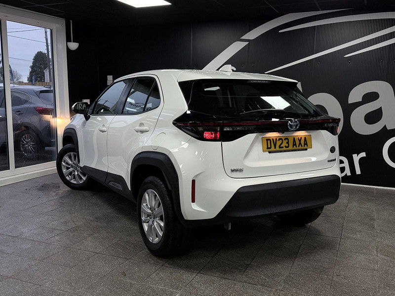 Toyota Yaris Cross 1.5 VVT-h Icon E-CVT Euro 6 (s/s) 5dr 5dr Automatic 2026