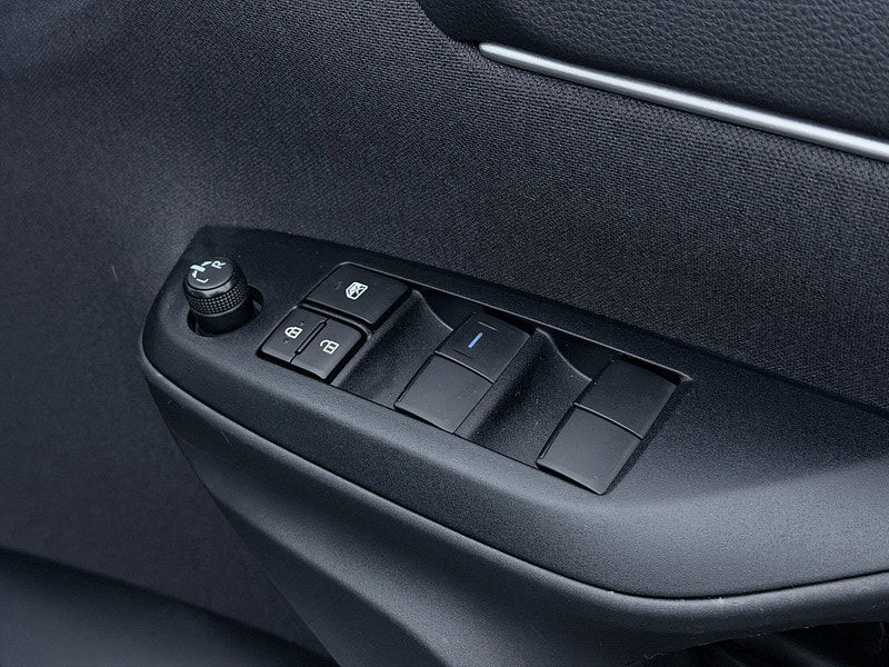 Toyota Yaris Cross 1.5 VVT-h Icon E-CVT Euro 6 (s/s) 5dr 5dr Automatic 2026