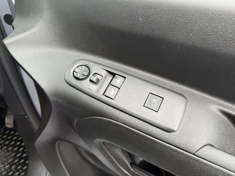 Vauxhall Combo 1.5 Turbo D 2000 Edition L1 H1 Euro 6 (s/s) 4dr 4dr Manual 2026