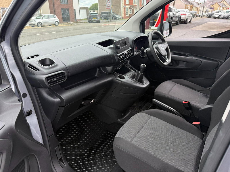 Vauxhall Combo 1.5 Turbo D 2000 Edition L1 H1 Euro 6 (s/s) 4dr 4dr Manual 2026