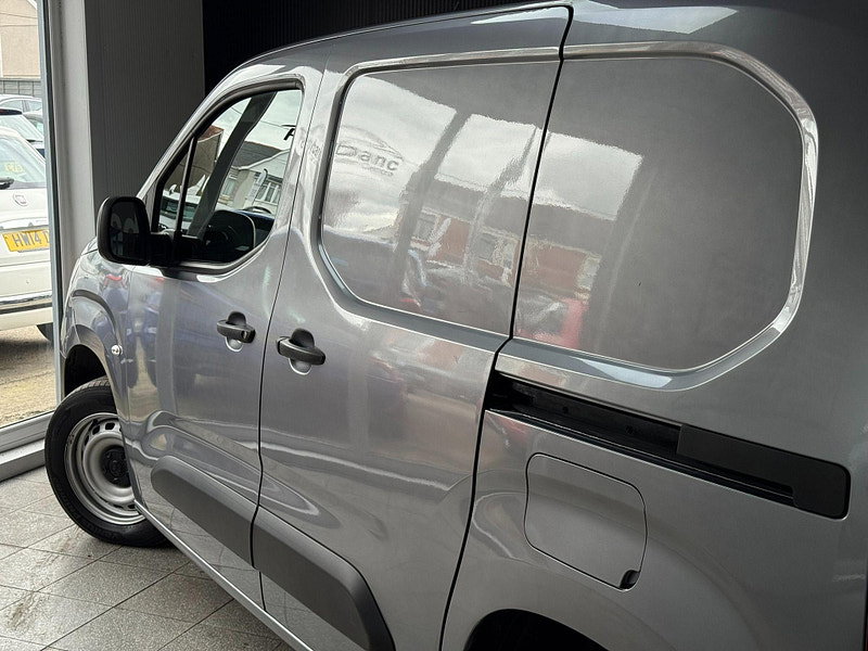 Vauxhall Combo 1.5 Turbo D 2000 Edition L1 H1 Euro 6 (s/s) 4dr 4dr Manual 2026