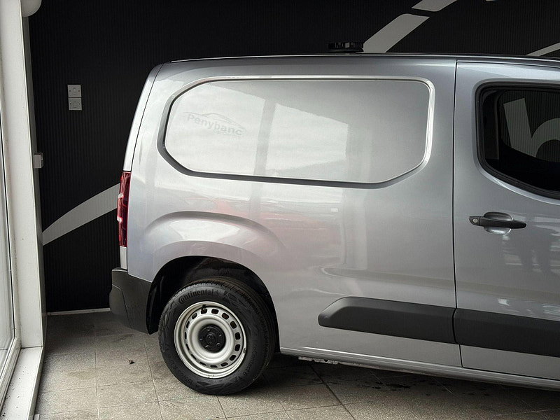 Vauxhall Combo 1.5 Turbo D 2000 Edition L1 H1 Euro 6 (s/s) 4dr 4dr Manual 2026