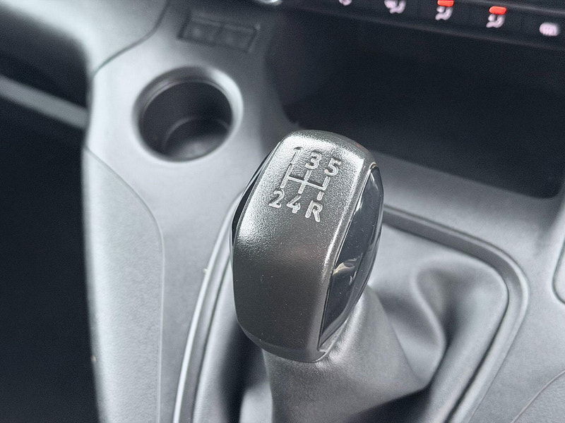 Vauxhall Combo 1.5 Turbo D 2000 Sportive L1 H1 Euro 6 (s/s) 4dr 4dr Manual 2026