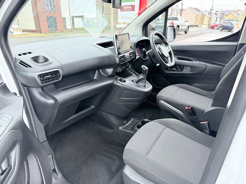 Vauxhall Combo 1.5 Turbo D 2000 Sportive L1 H1 Euro 6 (s/s) 4dr 4dr Manual 2026