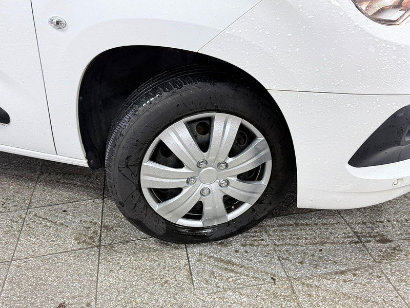 Vauxhall Combo 1.5 Turbo D 2000 Sportive L1 H1 Euro 6 (s/s) 4dr 4dr Manual 2026