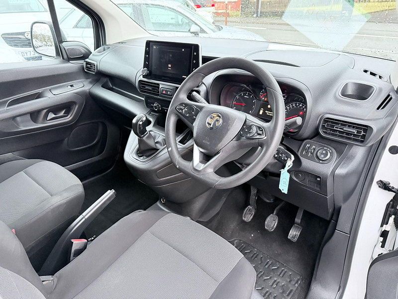 Vauxhall Combo 1.5 Turbo D 2000 Sportive L1 H1 Euro 6 (s/s) 4dr 4dr Manual 2026