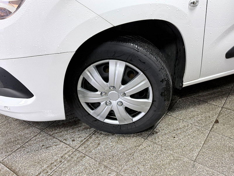 Vauxhall Combo 1.5 Turbo D 2000 Sportive L1 H1 Euro 6 (s/s) 4dr 4dr Manual 2026