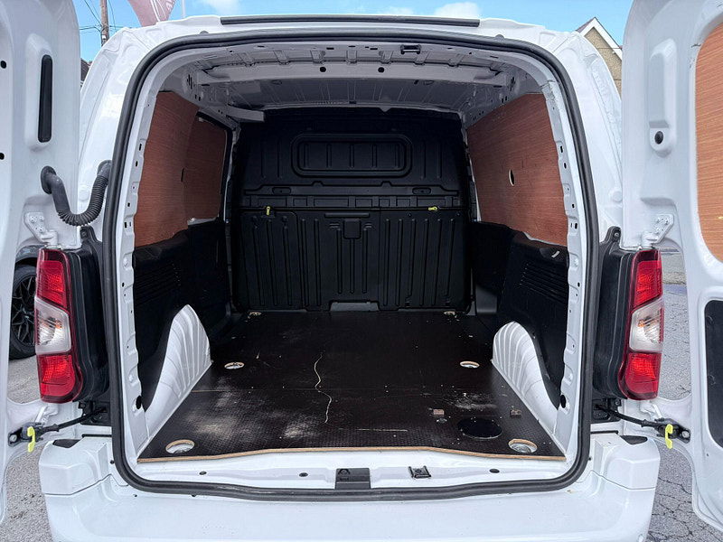 Vauxhall Combo 1.5 Turbo D 2300 Pro L1 H1 Euro 6 (s/s) 5dr 5dr Manual 2026