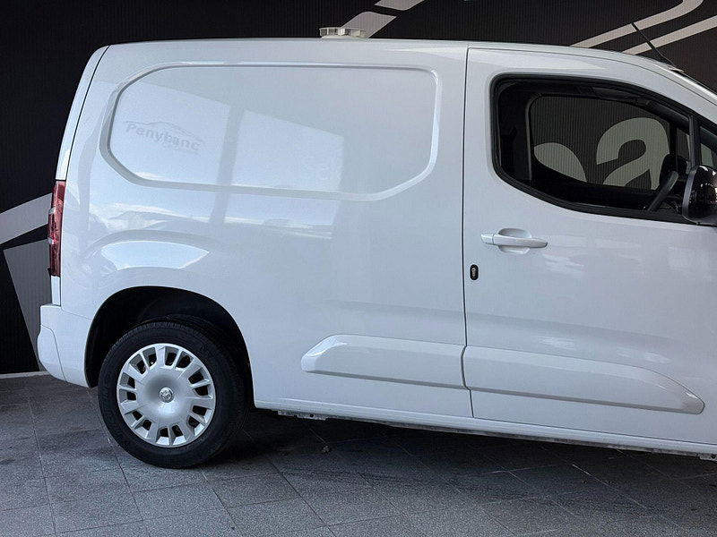 Vauxhall Combo 1.5 Turbo D 2300 Pro L1 H1 Euro 6 (s/s) 5dr 5dr Manual 2026