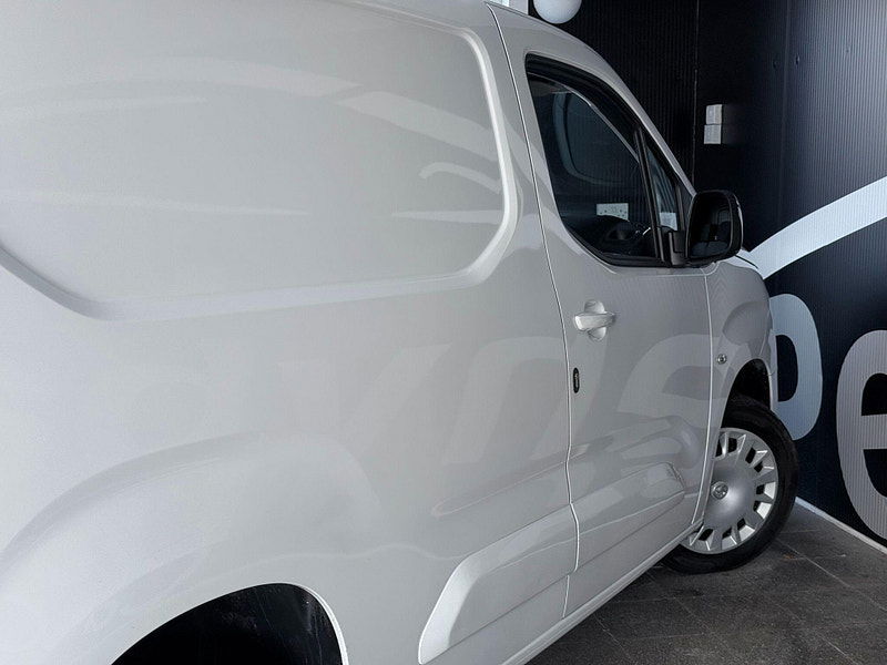 Vauxhall Combo 1.5 Turbo D 2300 Pro L1 H1 Euro 6 (s/s) 5dr 5dr Manual 2026