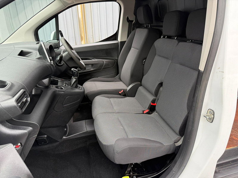 Vauxhall Combo 1.5 Turbo D 2300 Sportive L1 H1 Euro 6 4dr 4dr Manual 2026