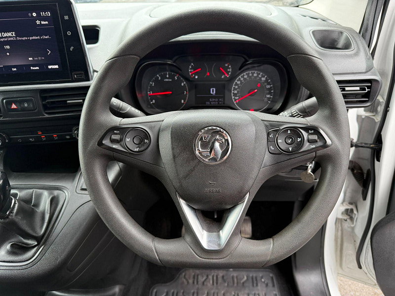 Vauxhall Combo 1.5 Turbo D 2300 Sportive L1 H1 Euro 6 4dr 4dr Manual 2026