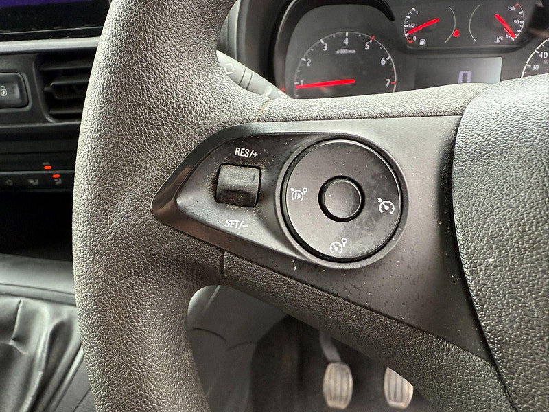 Vauxhall Combo 1.5 Turbo D 2300 Sportive L1 H1 Euro 6 4dr 4dr Manual 2026