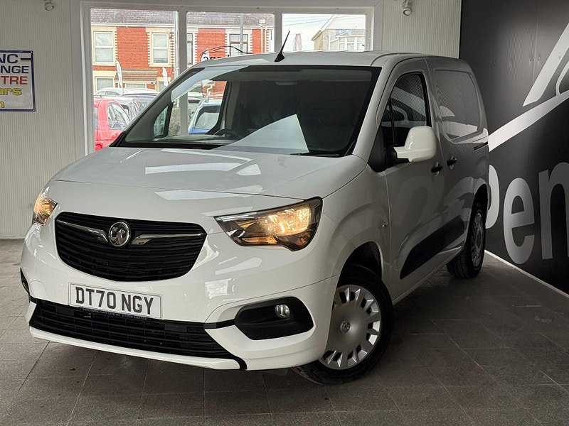 Vauxhall Combo 1.5 Turbo D 2300 Sportive L1 H1 Euro 6 4dr 4dr Manual 2026