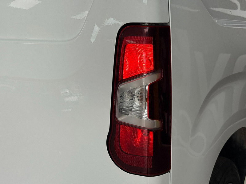 Vauxhall Combo 1.5 Turbo D 2300 Sportive L1 H1 Euro 6 4dr 4dr Manual 2026