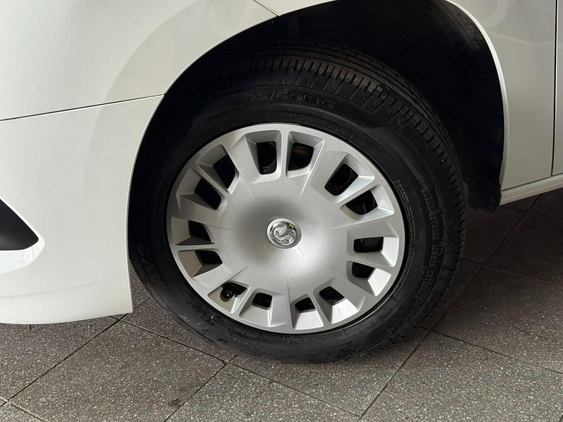 Vauxhall Combo 1.5 Turbo D 2300 Sportive L1 H1 Euro 6 4dr 4dr Manual 2026