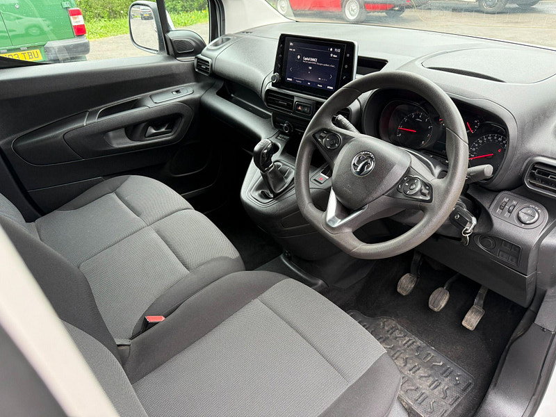 Vauxhall Combo 1.5 Turbo D 2300 Sportive L1 H1 Euro 6 4dr 4dr Manual 2026