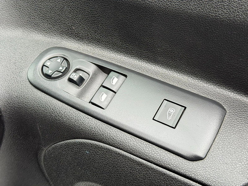 Vauxhall Combo 1.5 Turbo D 2300 Sportive L1 H1 Euro 6 4dr 4dr Manual 2026