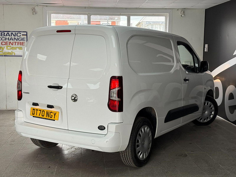 Vauxhall Combo 1.5 Turbo D 2300 Sportive L1 H1 Euro 6 4dr 4dr Manual 2026