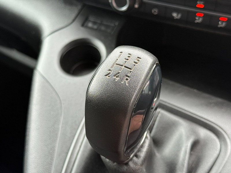 Vauxhall Combo 1.5 Turbo D 2300 Sportive L1 H1 Euro 6 4dr 4dr Manual 2026