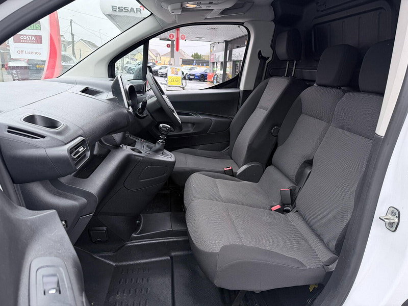 Vauxhall Combo 1.5 Turbo D 2300 Sportive L1 H1 Euro 6 5dr 5dr Manual 2026