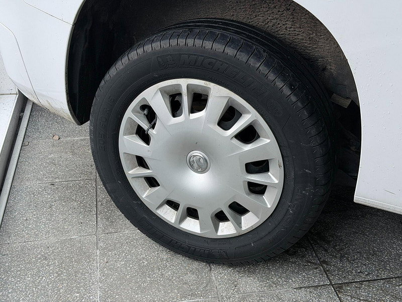 Vauxhall Combo 1.5 Turbo D 2300 Sportive L1 H1 Euro 6 5dr 5dr Manual 2026