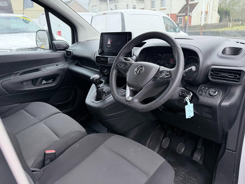 Vauxhall Combo 1.5 Turbo D 2300 Sportive L1 H1 Euro 6 5dr 5dr Manual 2026