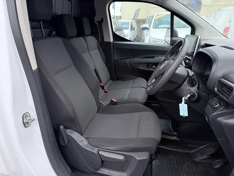 Vauxhall Combo 1.5 Turbo D 2300 Sportive L1 H1 Euro 6 5dr 5dr Manual 2026