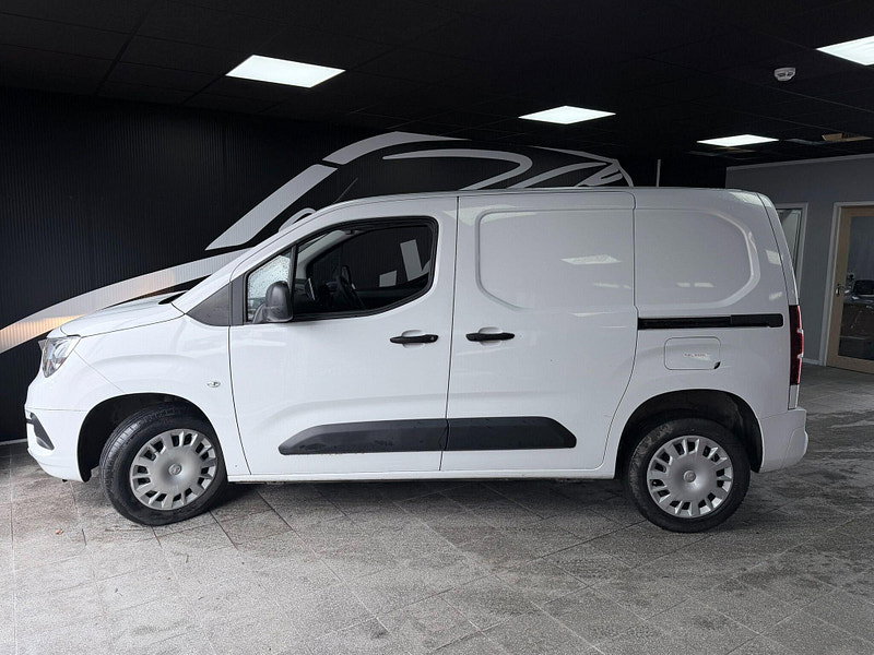 Vauxhall Combo 1.5 Turbo D 2300 Sportive L1 H1 Euro 6 5dr 5dr Manual 2026