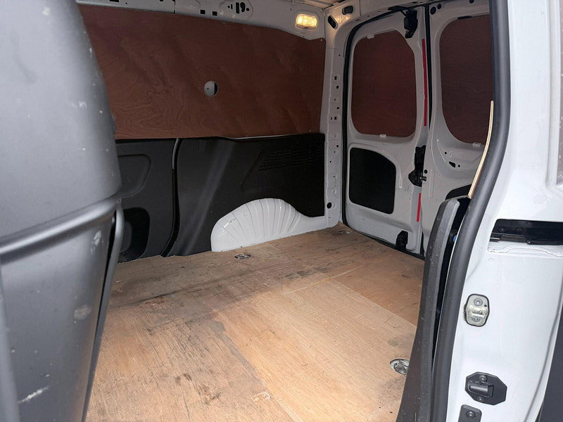 Vauxhall Combo 1.5 Turbo D 2300 Sportive L1 H1 Euro 6 5dr 5dr Manual 2026