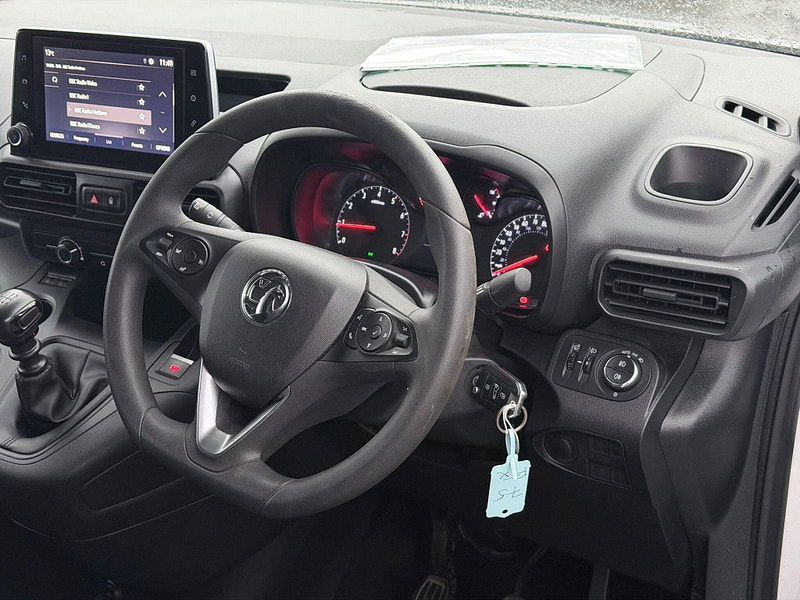 Vauxhall Combo 1.5 Turbo D 2300 Sportive L2 H1 Euro 6 4dr 4dr Manual 2026