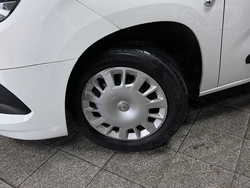 Vauxhall Combo 1.5 Turbo D 2300 Sportive L2 H1 Euro 6 4dr 4dr Manual 2026