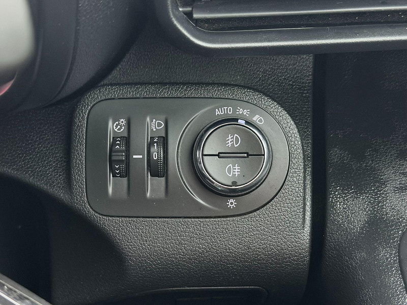 Vauxhall Combo 1.5 Turbo D 2300 Sportive L2 H1 Euro 6 4dr 4dr Manual 2026