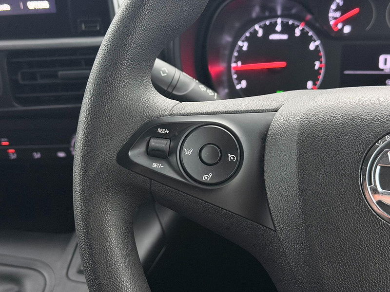 Vauxhall Combo 1.5 Turbo D 2300 Sportive L2 H1 Euro 6 4dr 4dr Manual 2026